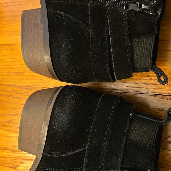 4/$25 ๐ Kensie Suede Boots - Picture 9 of 16